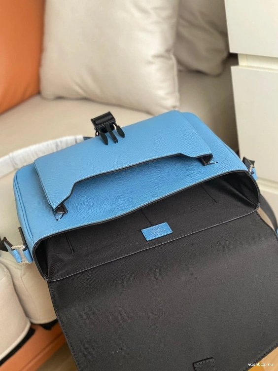 WIS MESSENGER LOUIS VUITTON NEW 1212